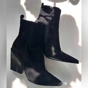 Kendall & Kylie Heeled Booties in Black